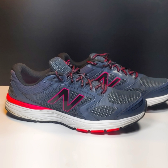 Mens New Balance 56 V7 Running Sneakers 